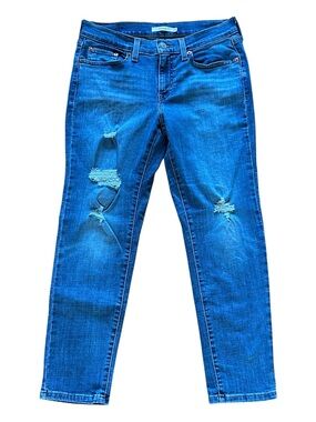 Levi’s Distressed Boyfriend Jeans